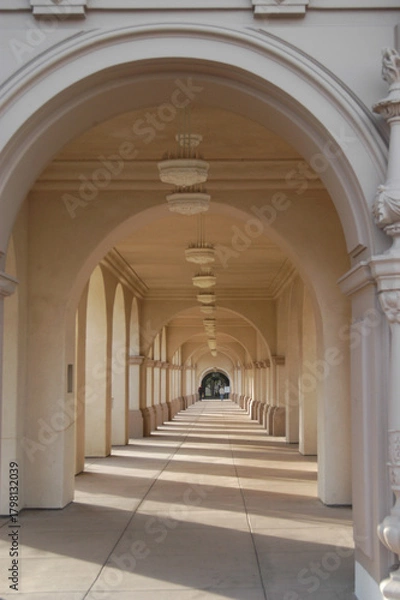 Obraz Arched Corridor