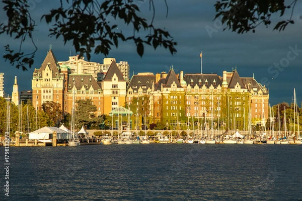 Obraz Golden sunshine on the Empress Hotel