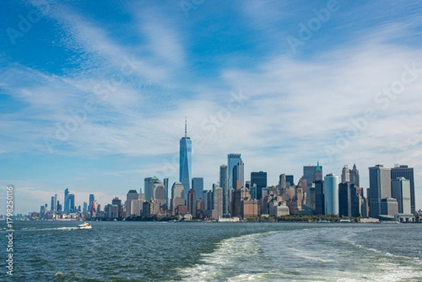Obraz Manhattan skyline with ferry wake