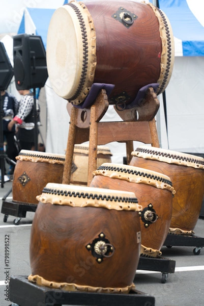 Fototapeta イベント会場に置かれた和太鼓
