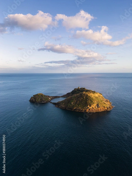 Obraz Aerial View of Ilhéu de Vila Franca do Campo Under Blue Sky