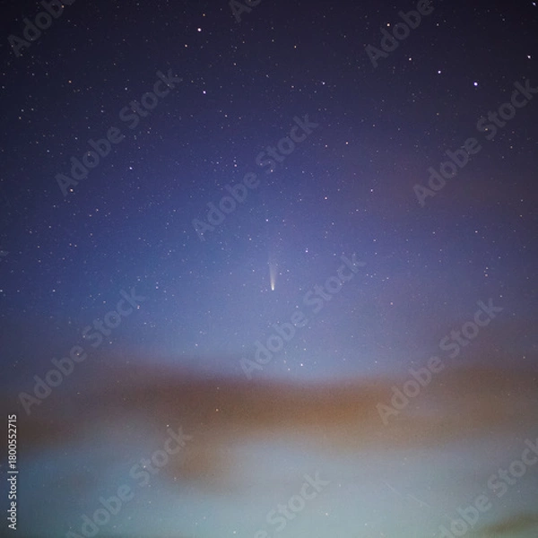 Obraz Comet C 2025 A6 (Lemmon) through the clouds