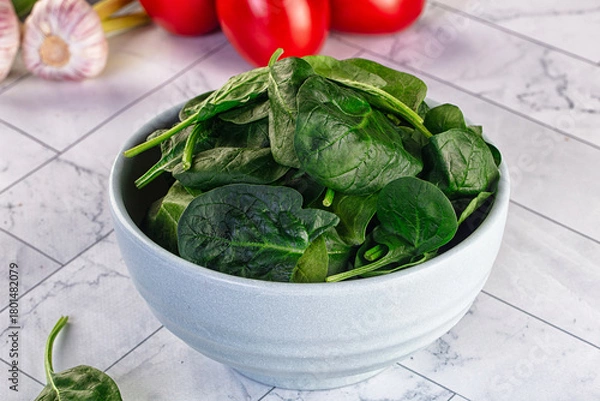 Fototapeta Raw fresh green spinach leaves