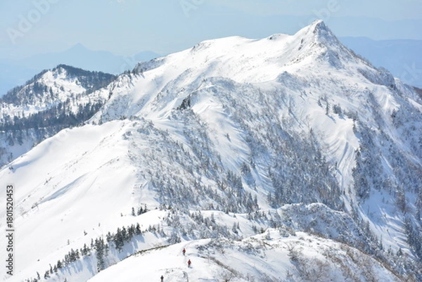 Fototapeta 雪の武尊山の剣ヶ峰山