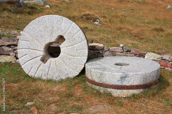 Obraz old millstone