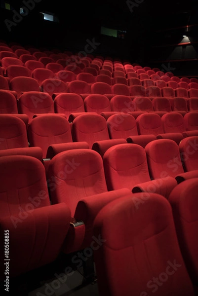 Obraz rząd czerwonych krzeseł