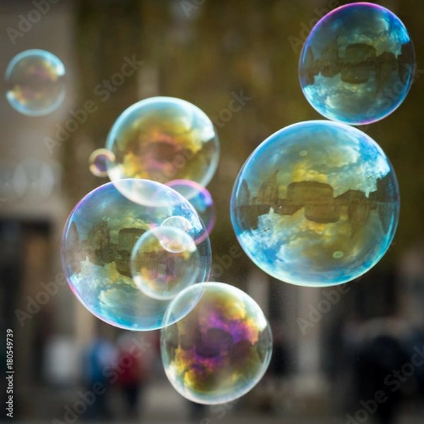 Fototapeta Soap bubbles in front of an trees reflection of Frauenkirche