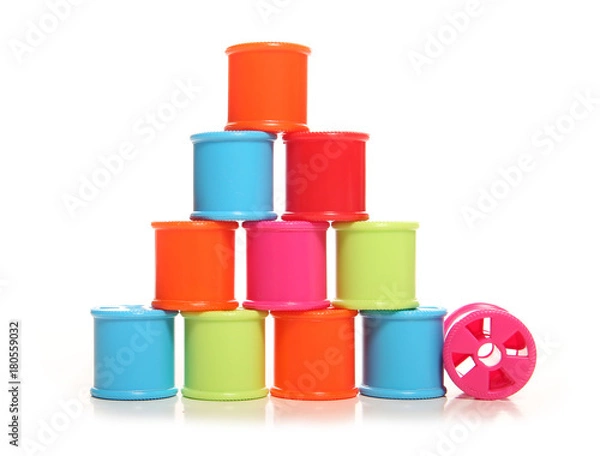 Obraz chidrens threading cotton reels studio cutout