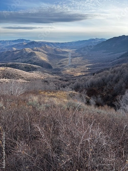 Obraz topview over looking the highway in Sardine Canyon between the Wasatch front and Cache Valley in Northern Utah