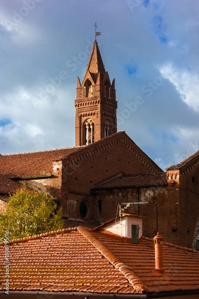 Fototapeta San Francesco (St Francis) 13th centuty medieval church with beautiful hanging bell tower in Pisa