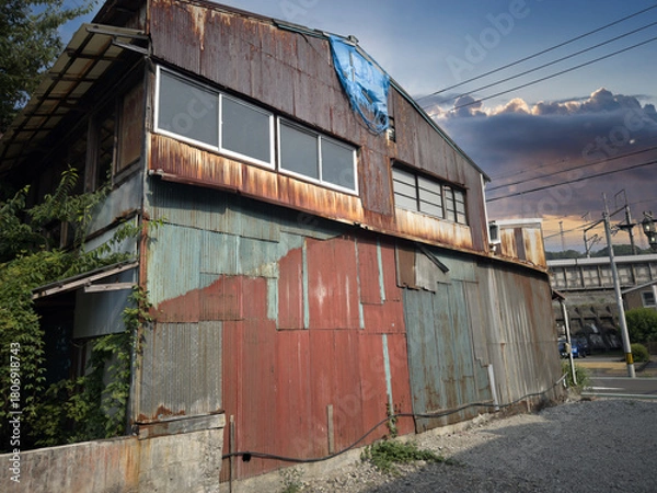 Obraz 放置された空き家