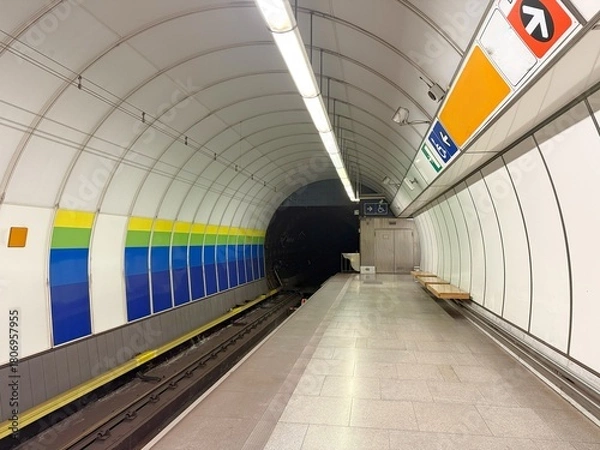 Fototapeta Empty metro station overlooking a tunnel in Prague