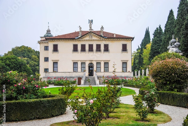 Fototapeta around vicensa 