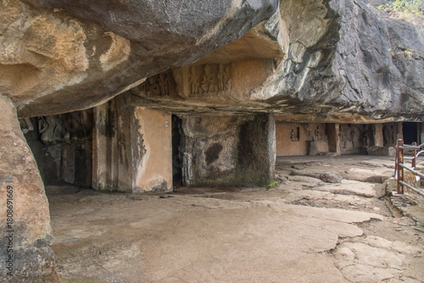 Fototapeta Pandavleni or The Trirashmi Caves or Nashik Caves, a group of twenty-four Hinayana Buddhist caves, a holy Buddhist and Jain site, The cave has images of Buddhas, Bodhisattvas sculptures, Nashik, India