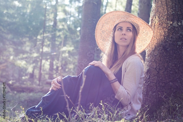 Fototapeta Natural girl pose