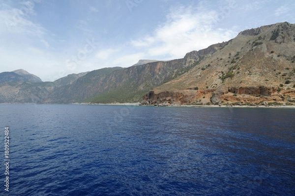 Fototapeta La côte à l'ouest du port de Loutro près d'Anopoli dans les Sfakia en Crète