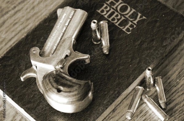 Obraz Bible and Derringer