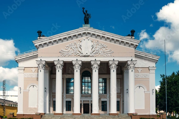 Obraz Ancient building with columns