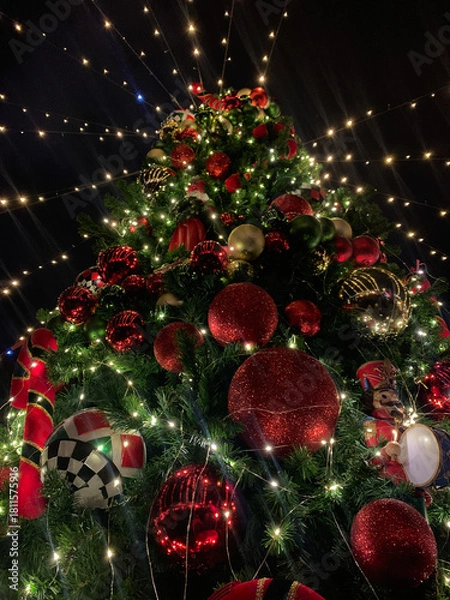 Obraz christmas tree with red balls