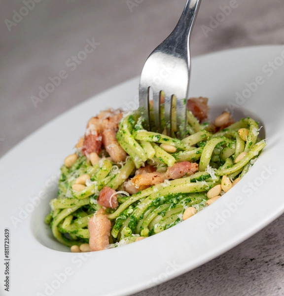 Obraz Recipe for linguine pasta with spinach pesto, smoked bacon, and Parmesan cheese. High quality photo
