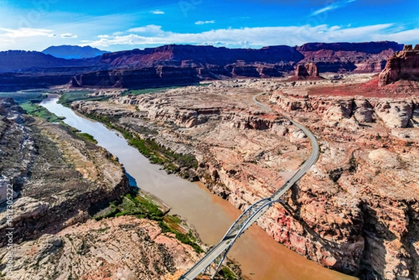 Obraz Hite Crossing Bridge is arch bridge