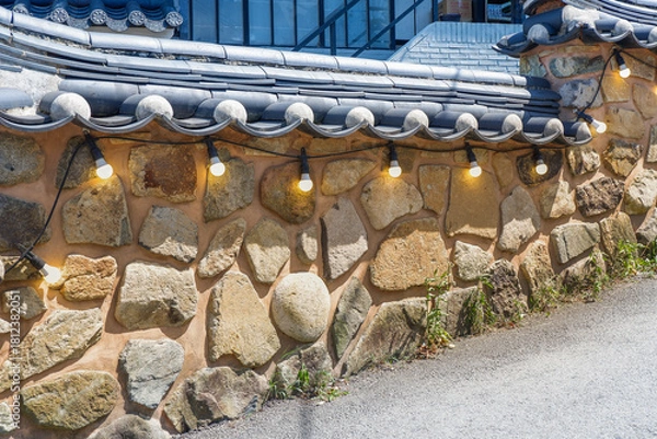 Obraz Korean style wall and roof, bukchon hanok villageTraditional Korean style architecture in Seoul South Korea.