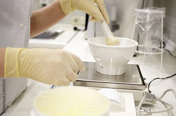 Fototapeta Zubereitung von Medizin oder einer Chemikalie im Labor