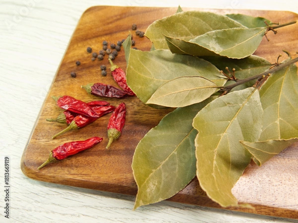 Obraz ローリエと唐辛子と黒胡椒
