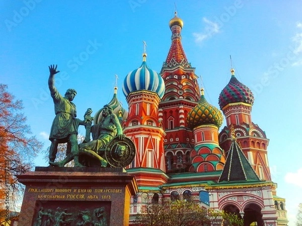 Fototapeta St. Basil's cathedral and monument to Minin and Pozharsky on Red Square in Moscow, Russia
