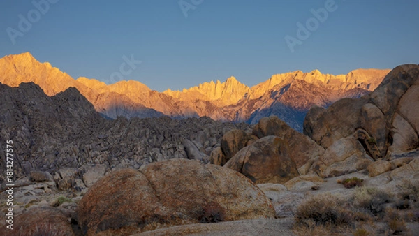 Fototapeta Golden View of Mount Whitney at Sunrise from Alabama Hills