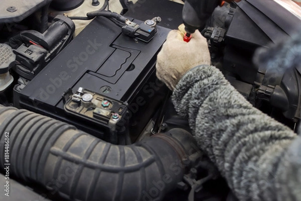 Obraz 자동차 배터리 교체 정비 작업