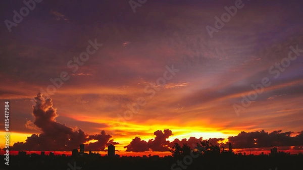 Obraz Vibrant Evening Sky with Dramatic Cloudscape