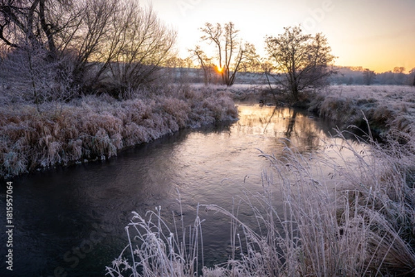 Obraz Sonnenaufgang an einem eisigen Morgen