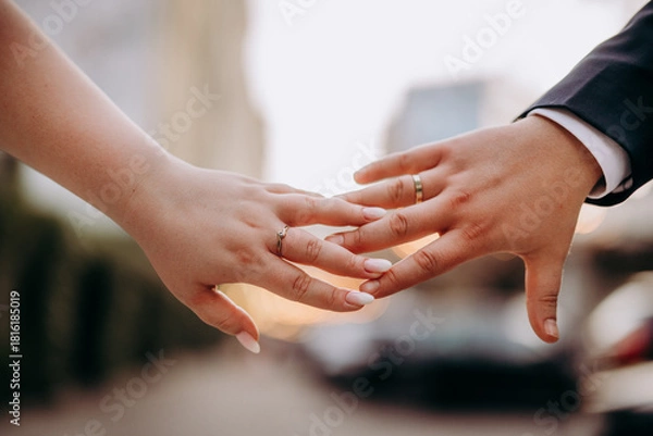 Fototapeta Dłonie pary młodej