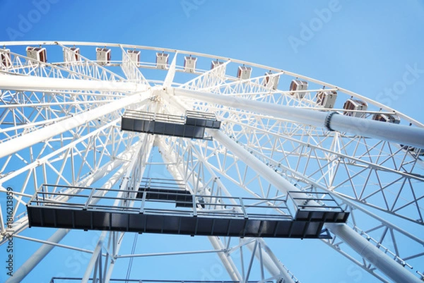 Fototapeta White viewing circle on a blue sky background