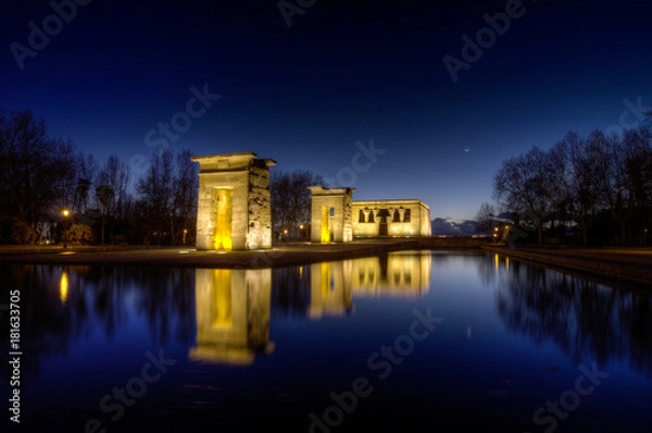 Fototapeta Reflections at Templo de Debod in Madrid (Spain) illuminated at night