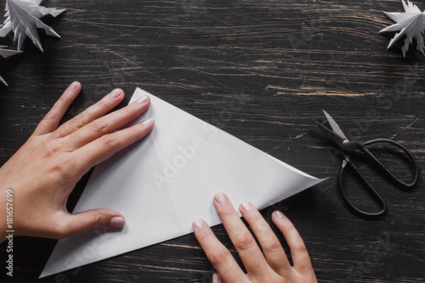 Obraz Paper Christmas tree making. Step by step, tutorial