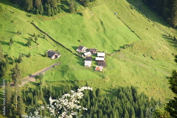 Fototapeta Eine nette Alm