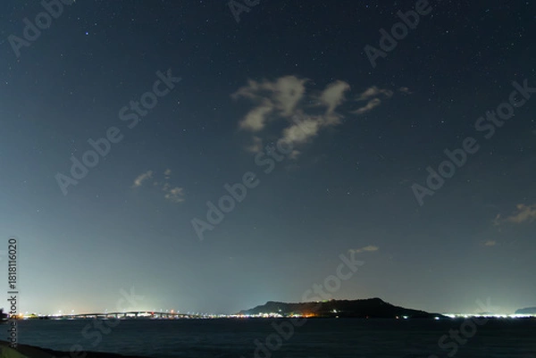 Obraz 沖縄の平安座島の星の見える夜景と浜比嘉大橋