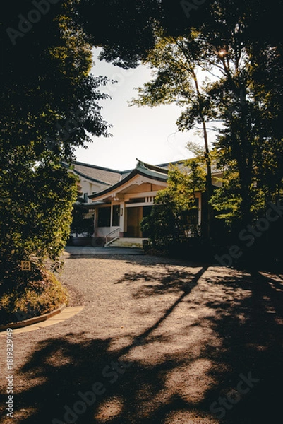 Obraz Traditional Japanese Building in Tokyo park