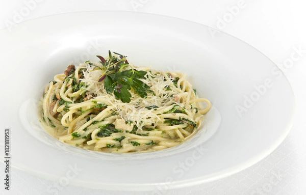 Obraz spaghetti with spinach and mushrooms