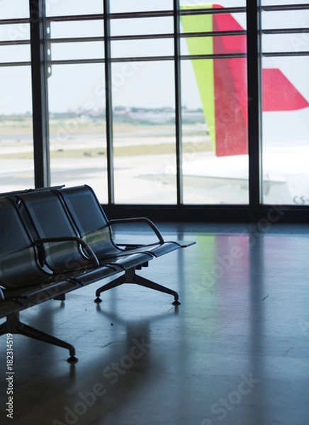 Obraz LISBON, PORTUGAL: Silhouetted lisbon airport terminal views
