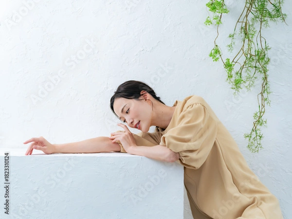 Obraz 女性の美容ポートレート　スキンケア　コスメ