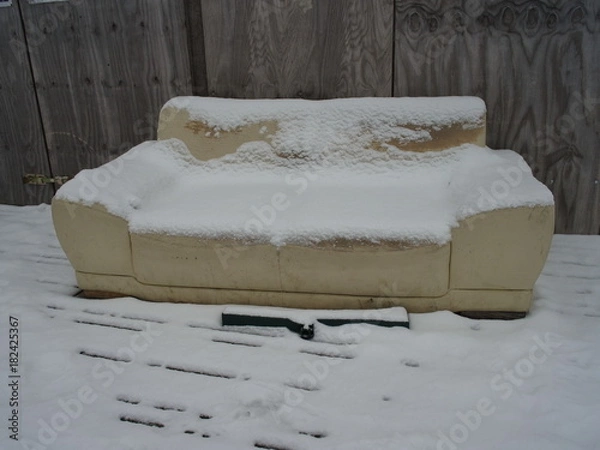 Obraz wintertime / one sofa full of snow