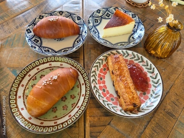 Obraz 소금빵 바스크치즈케이크 디저트