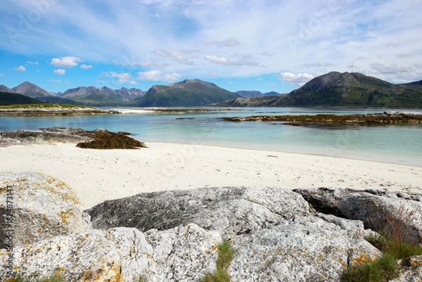 Obraz Stunning and idyllic Sommaroya islands landscape by the turquoise sea with white sand beaches. Atlantic shore near Sommarøy, Norway.
