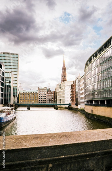 Obraz Modern architecture meeting historic brick in downtown Hamburg