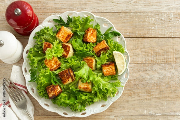 Obraz fried halloumi cheese salad