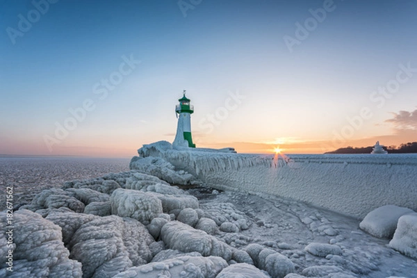 Obraz Zima na wyspie Rugia, latarnia morska Hafen Sassnitz