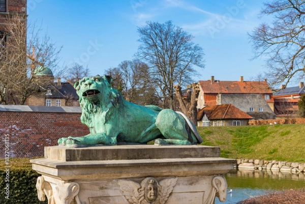 Obraz Statue of lion near the Rosenborg Palace, Copenhagen, Denmark